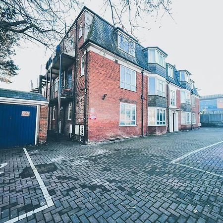 ボーンマスModern 3 Ground Floor Parking And Gardenアパートメント エクステリア 写真