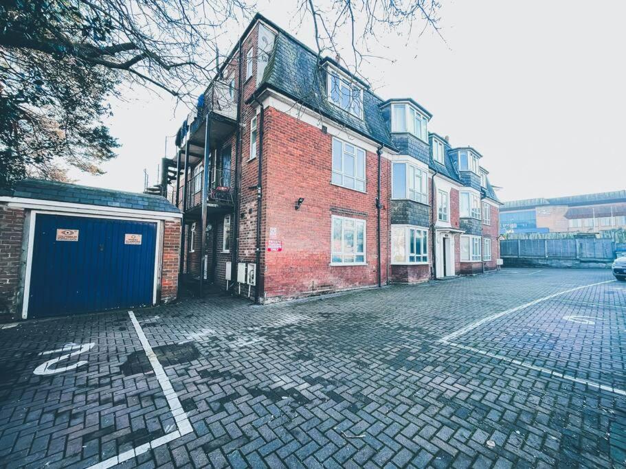 ボーンマスModern 3 Ground Floor Parking And Gardenアパートメント エクステリア 写真