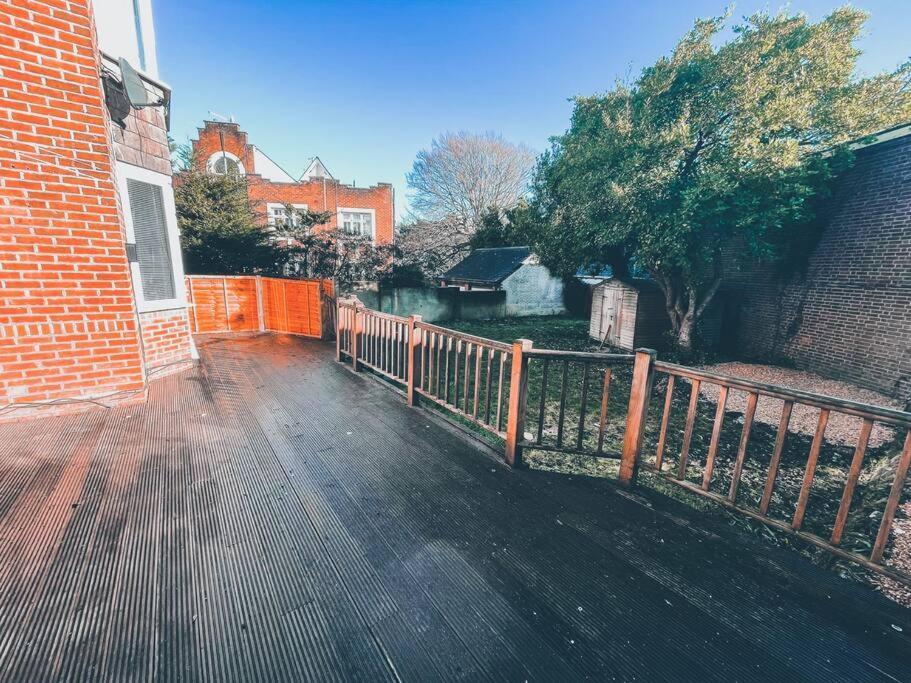 ボーンマスModern 3 Ground Floor Parking And Gardenアパートメント エクステリア 写真
